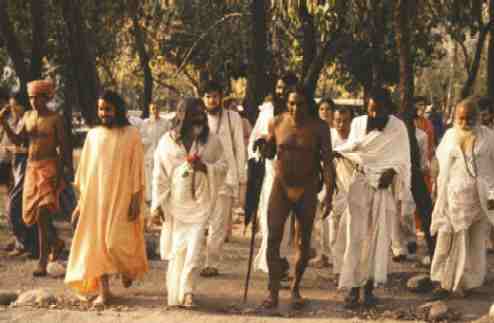 Yoga Guru Sri Tat Wale Baba, about age 80, visits His Holiness Maharishi Mahesh Yogi