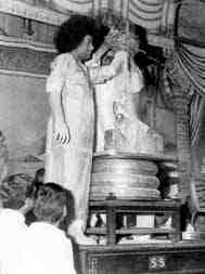 Sathya Sai Baba Materializes Vibhuti